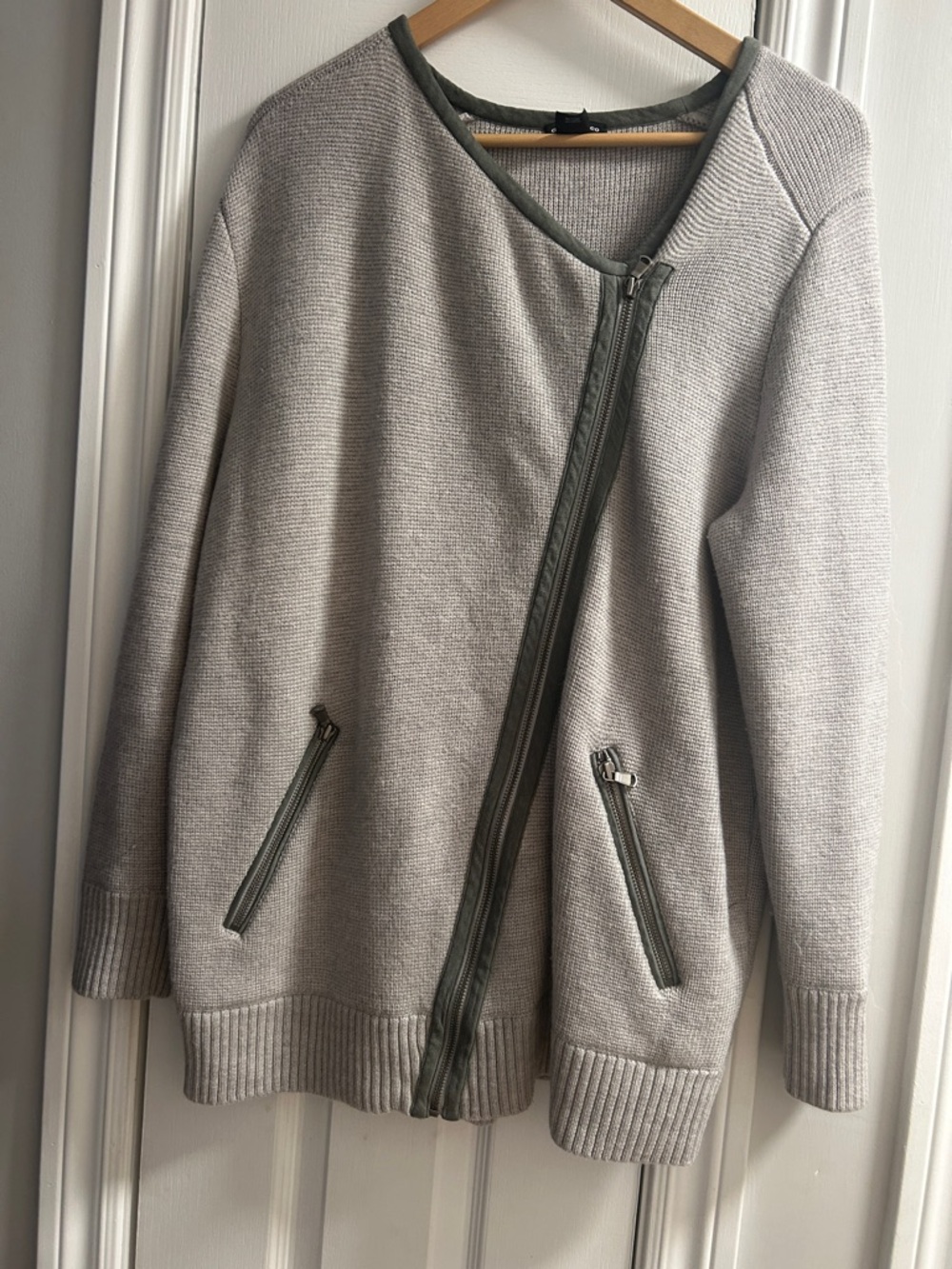 Club  Monaco Women’s 100% Wool Pullover Sweater